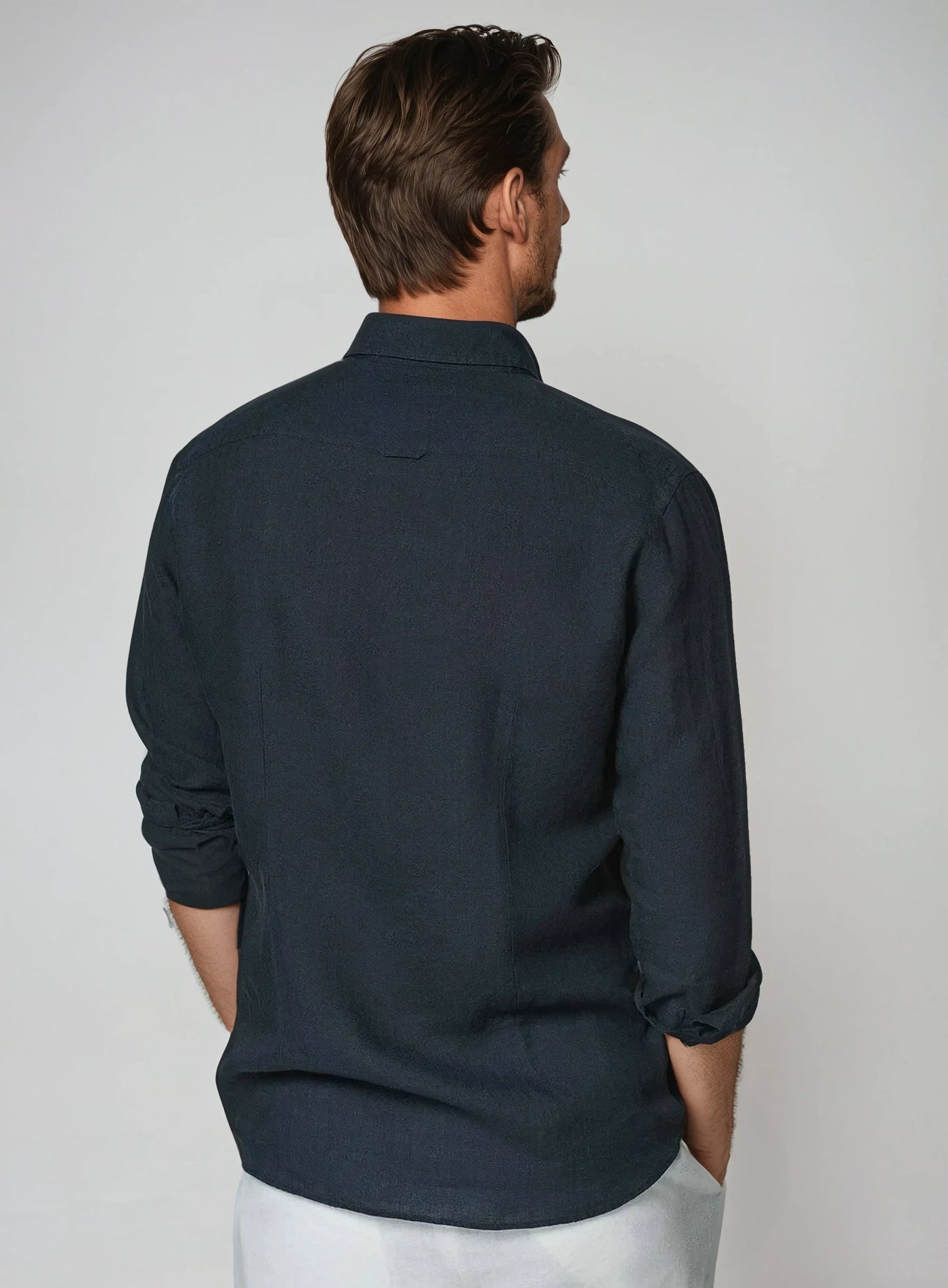 Essentiel Linned Skjorte - Marineblå - Vellor Wear