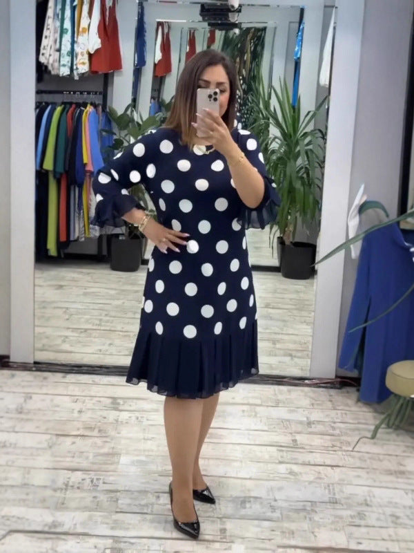 Mille | Damekjole med plisseringer i prikker - Vellor Wear